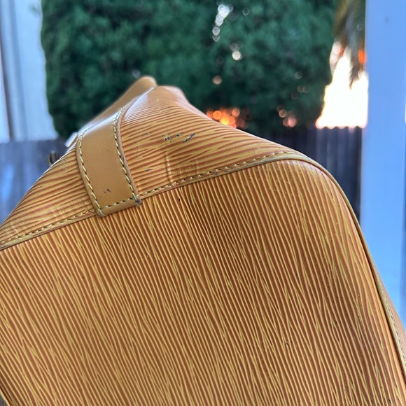 LV Louis Vuitton epi leather bundle! 🔥 - Picture 15 of 17